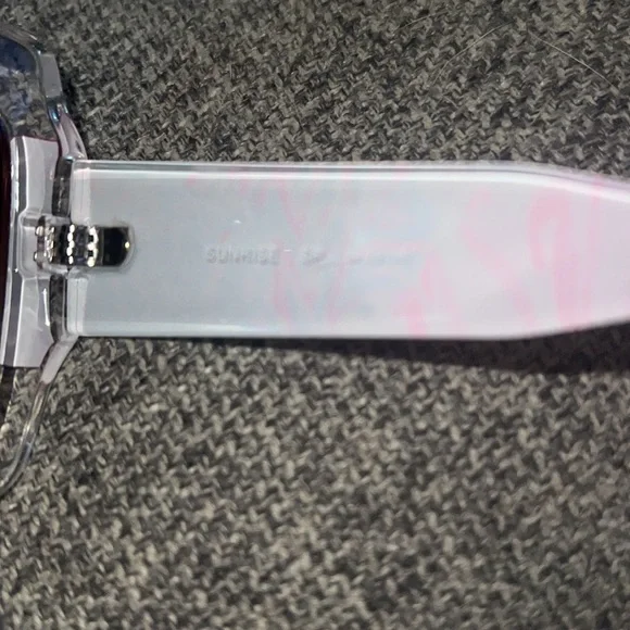 Lilly Pulitzer Sunshine Sunglasses - Picture 7 of 13